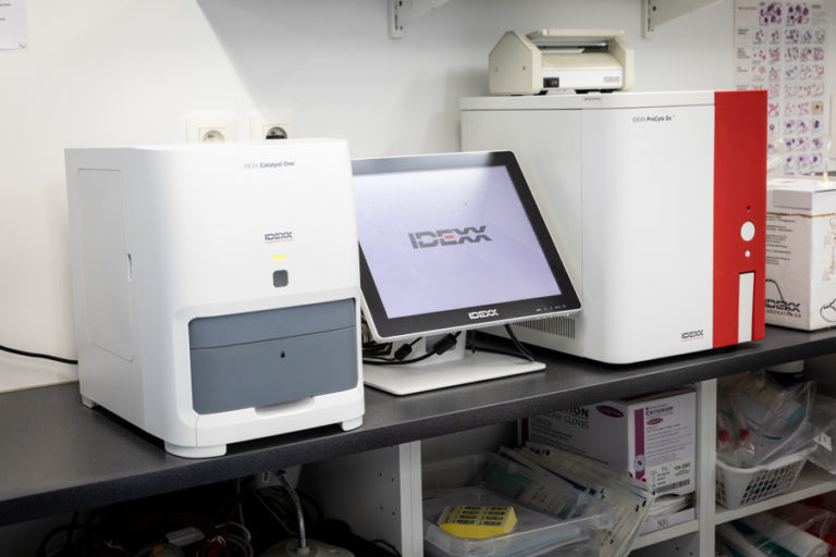Dierenartsen De Nekker laboratorium